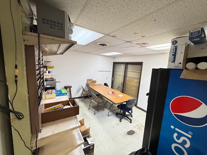 More Photos Of 4414 State Road 92, Brooklyn Industrial For Lease