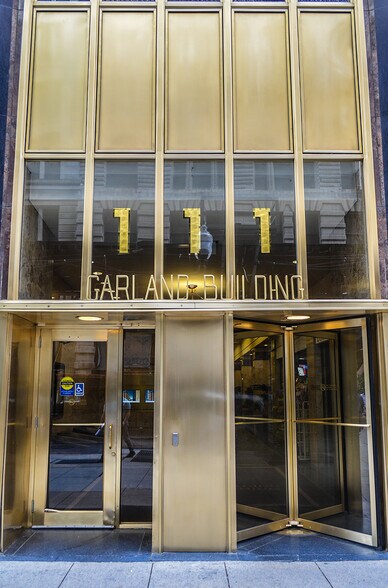 More Photos Of 111 N Wabash Ave, Chicago Office For Sale