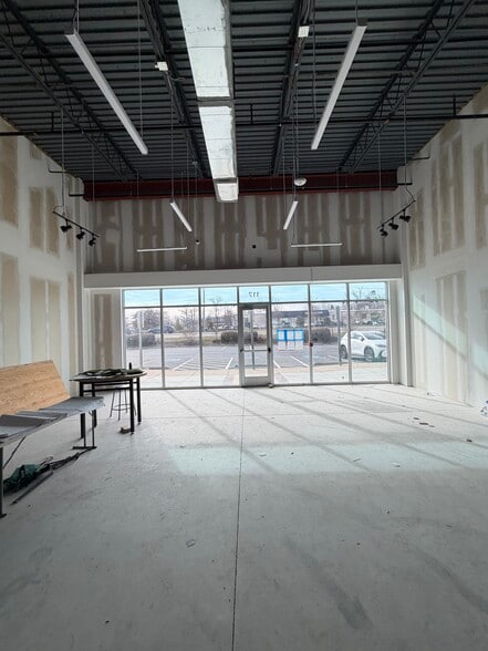 More Photos Of 5615 Wellington Rd, Gainesville Flex For Lease