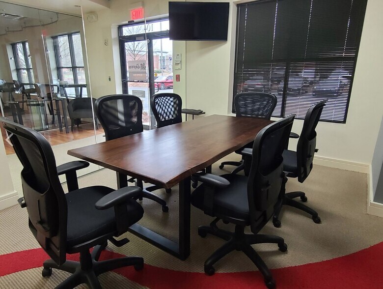 More Photos Of 1880 W Oak Pky, Marietta Loft Creative Space For Lease