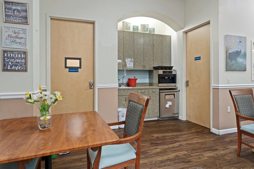 More Photos Of 311 NE 4th Ave, Crystal River Healthcare For Lease