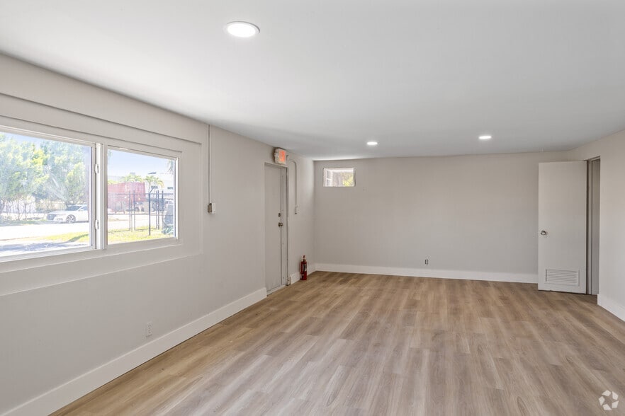 More Photos Of 4255 Westroads Dr, Riviera Beach Unknown For Lease