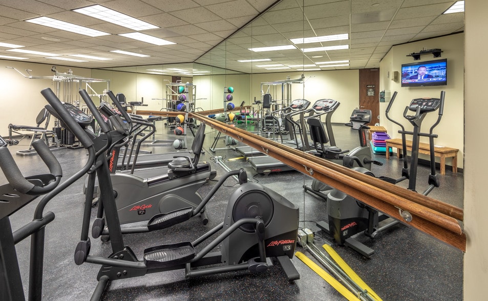 More Photos Of 10777 Westheimer Rd, Houston Office For Sale