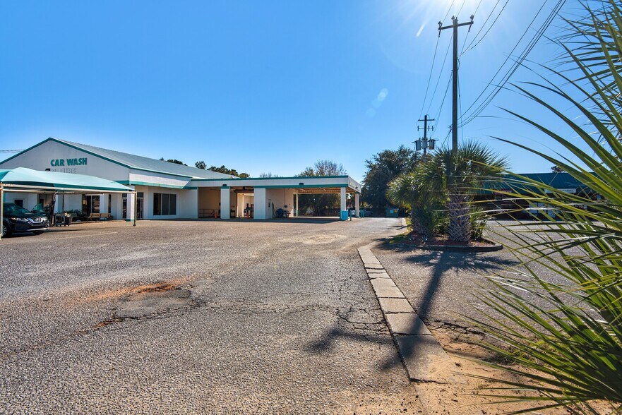 More Photos Of 3061 Gulf Breeze Pky, Gulf Breeze Carwash For Sale