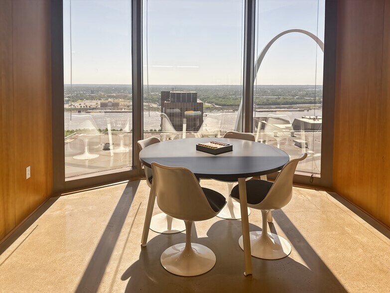 More Photos Of 211 N Broadway, Saint Louis Coworking Space