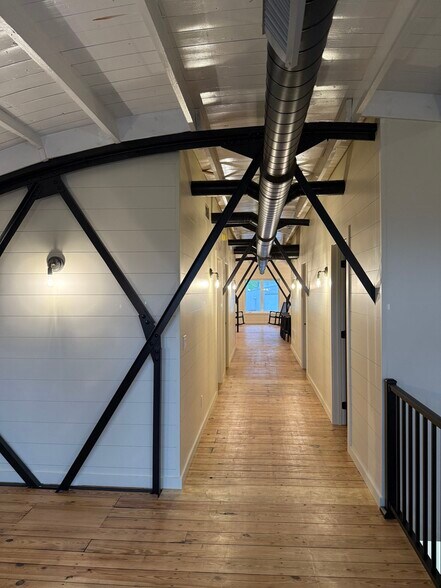More Photos Of 112 1st St, Perrysville Flex For Lease