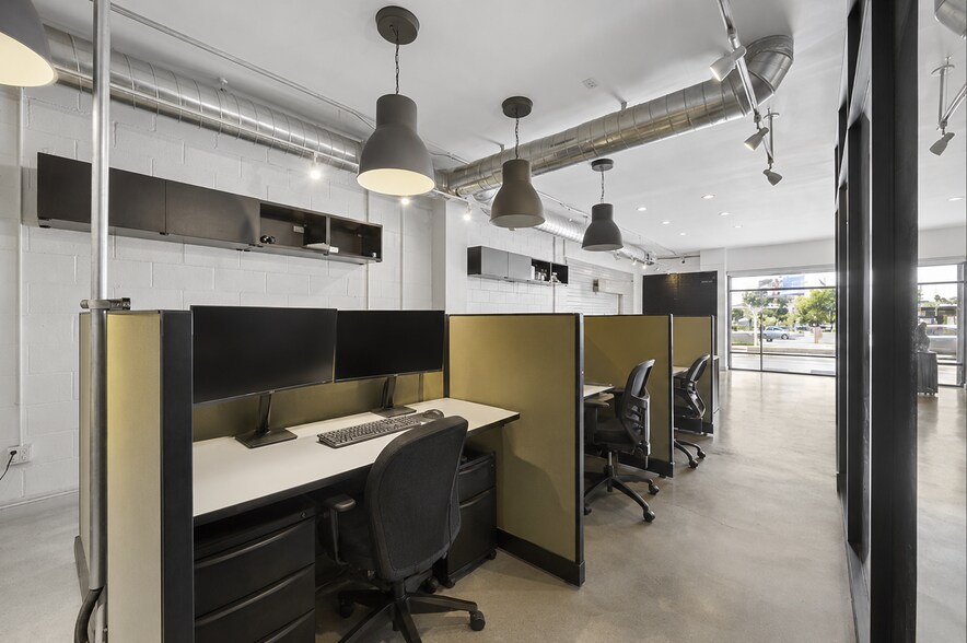 More Photos Of 8543 Venice Blvd, Los Angeles Loft Creative Space For Lease