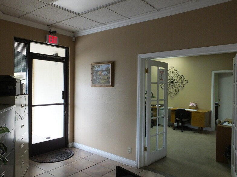 More Photos Of 44143-44147 20th St W, Lancaster Medical For Sale