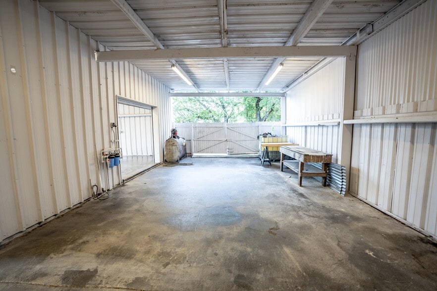 More Photos Of 14041 N Florida Ave, Tampa Auto Dealership For Sale