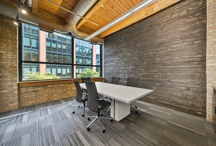 More Photos Of 303 W Erie St, Chicago Office For Lease