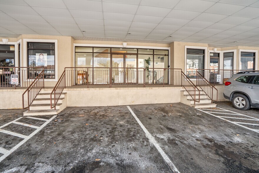 More Photos Of 234 Main St, Lincoln Park Storefront Retail Office For Lease