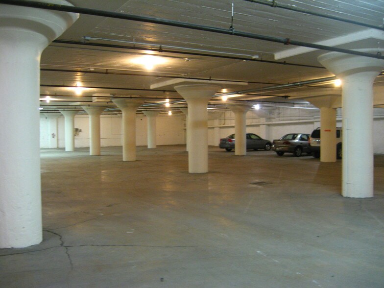 More Photos Of 1305-1337 SE M L King Blvd, Portland Office For Lease