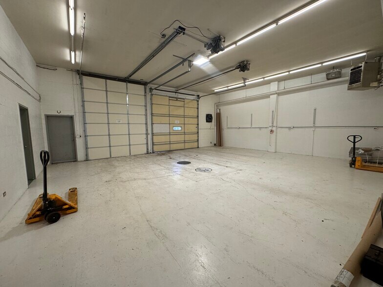 More Photos Of 4828 W Emerald St, Boise Research And Development For Lease