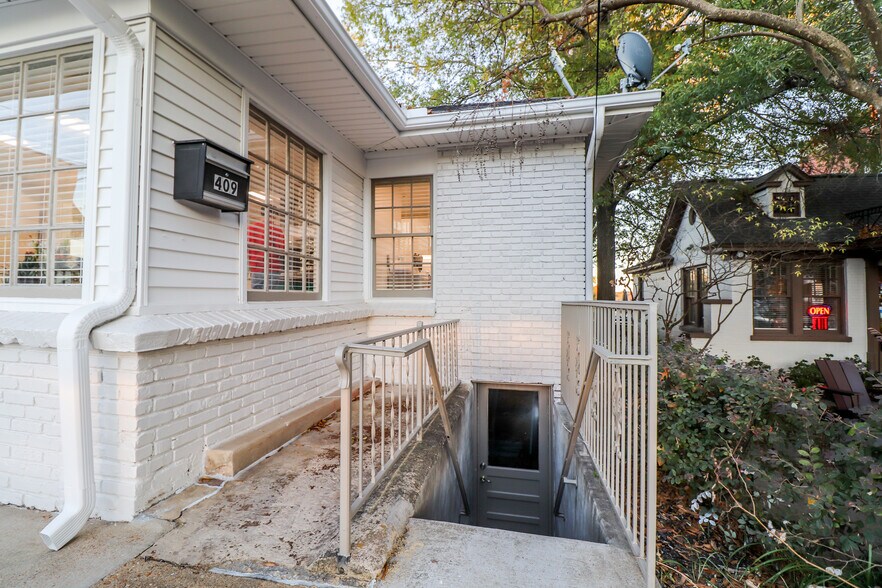 More Photos Of 409 S Lamar Blvd, Oxford Office Residential For Lease