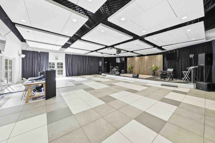 More Photos Of 2950 S Flamingo Rd, Davie Religious Facility For Sale