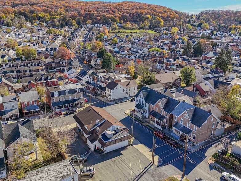 More Photos Of 754 Cherokee st, Fountain Hill Restaurant For Sale