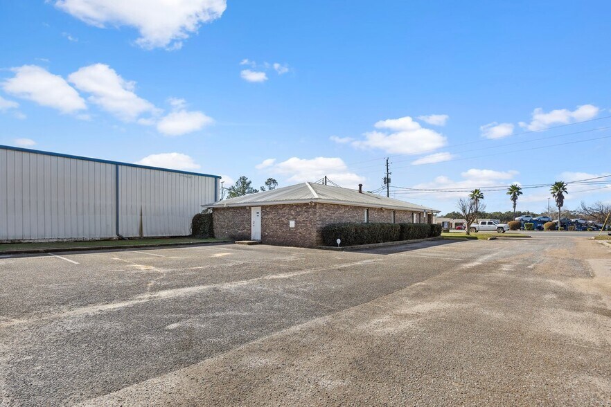 More Photos Of 6266 W St, Pensacola Office For Sale
