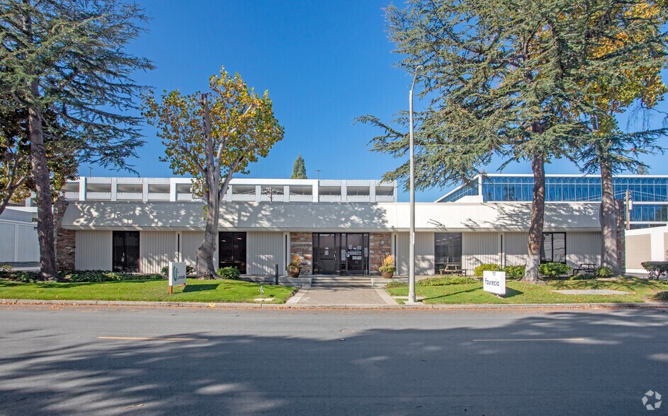 More Photos Of 755-757 N Pastoria Ave, Sunnyvale Research And Development For Lease