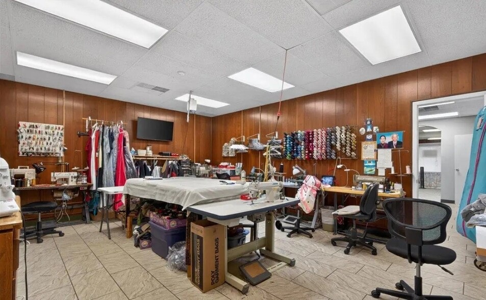 More Photos Of 3111 Normandy Dr, Springfield Office For Sale