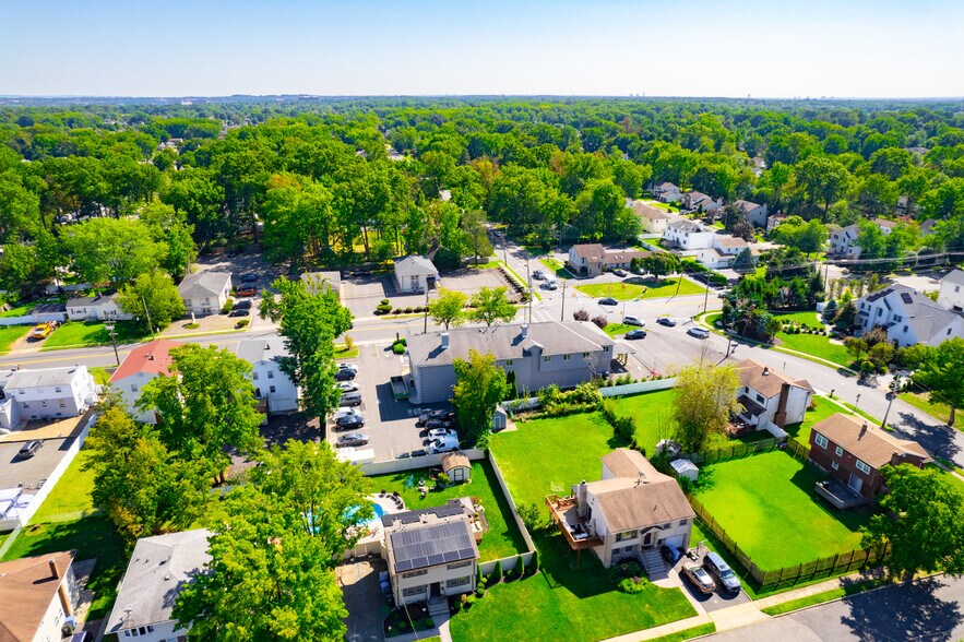 More Photos Of 800 Inman Ave, Colonia General Retail For Lease