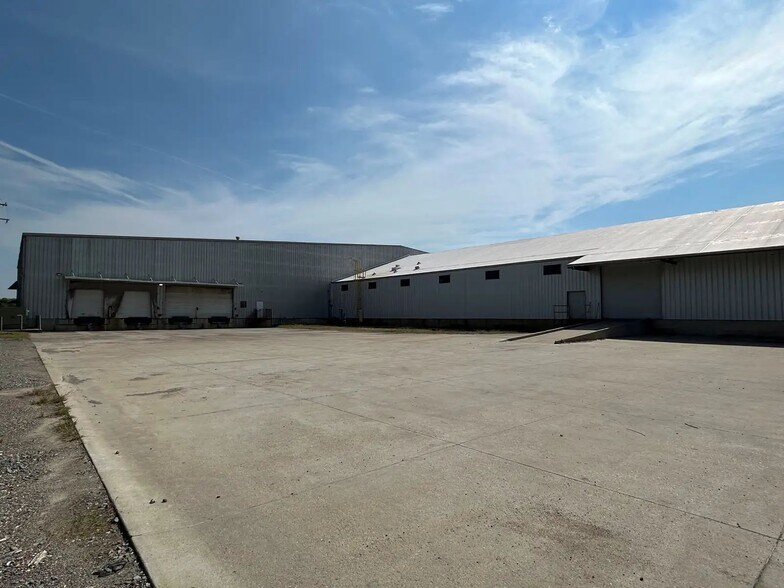More Photos Of 2929 Louisville Ave, Monroe Warehouse For Lease