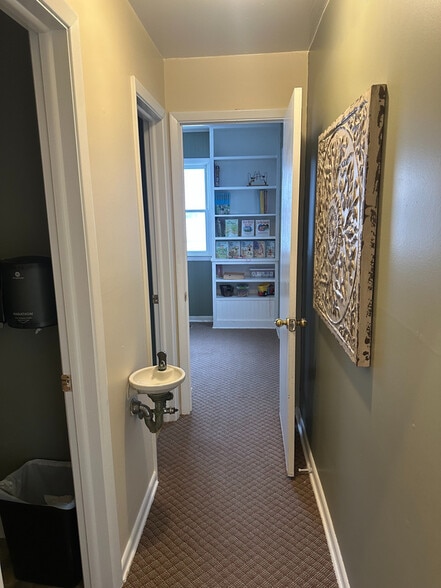 More Photos Of 307 E 6th St, Mound City Specialty For Sale