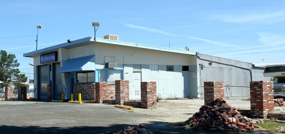 More Photos Of 5301 Pacheco Blvd, Martinez Auto Repair For Sale