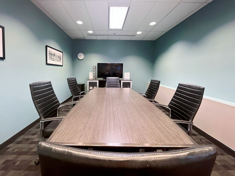 More Photos Of 4711 Yonge St, Toronto Coworking Space