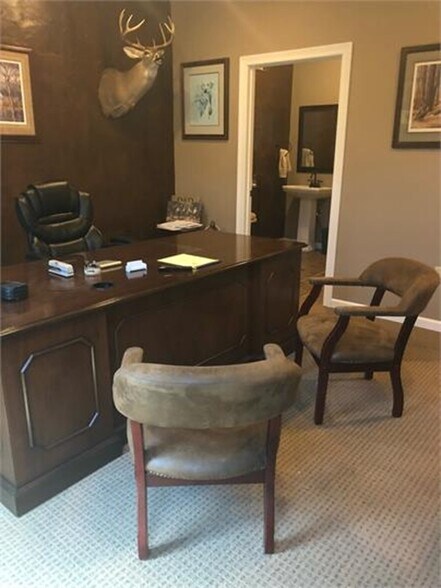 More Photos Of 1112 Nolan Trce, Leesville Office For Lease