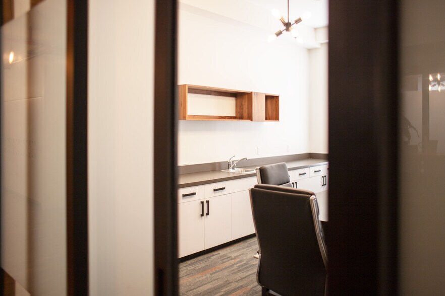 More Photos Of 221 W 10th St, Wilmington Coworking Space