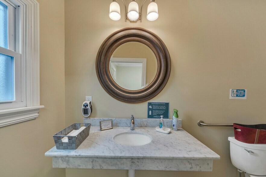 More Photos Of 47 E Main St, Ramsey Office Residential For Lease