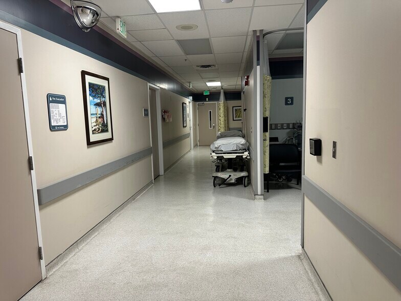 More Photos Of 1310 SE West Star Ave, Port Saint Lucie Hospital For Lease