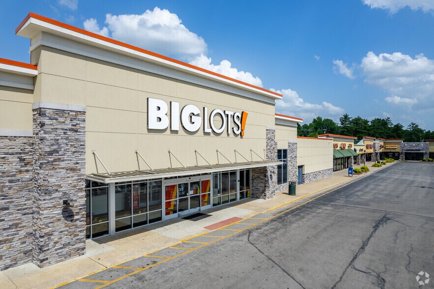 More Photos Of 1212-1264 NW Broad St, Murfreesboro Department Store For Lease