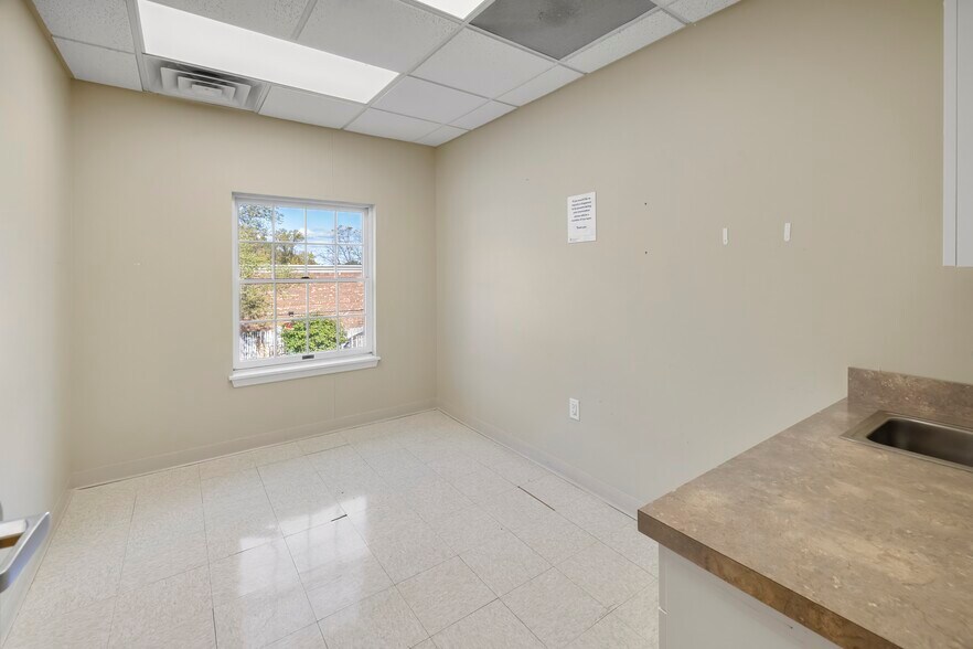 More Photos Of 1027 Pompton Ave, Cedar Grove Medical For Sale