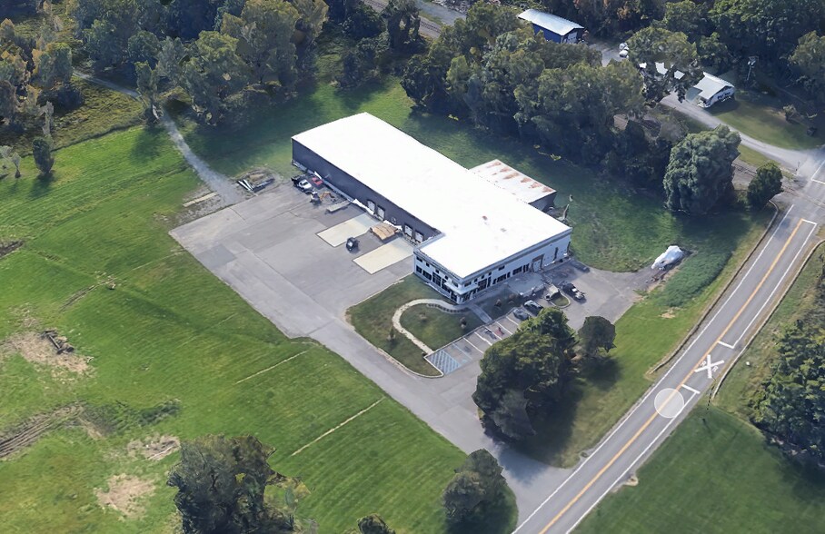 More Photos Of 645 Wemple Rd, Glenmont Warehouse For Lease