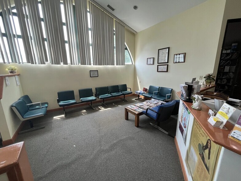 More Photos Of 270 E 90th Dr, Merrillville Medical For Lease