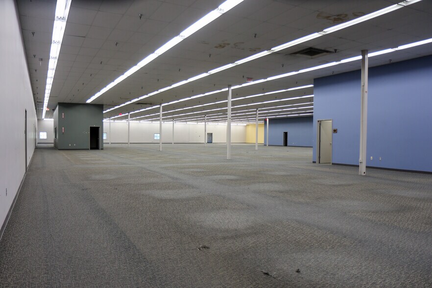 More Photos Of 3943 Highway 90, Pascagoula General Retail For Sale