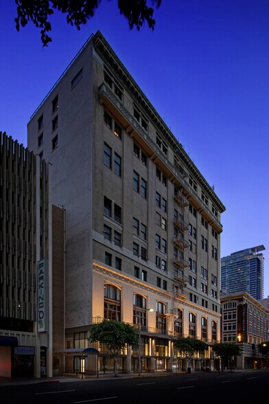 More Photos Of 431 W 7th St, Los Angeles Hotel For Lease