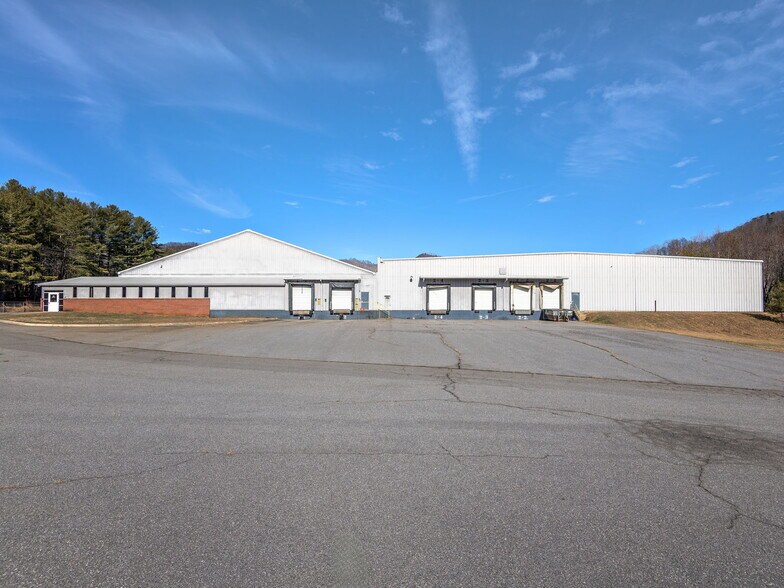 More Photos Of 111 Old Bee Tree Rd, Swannanoa Warehouse For Lease