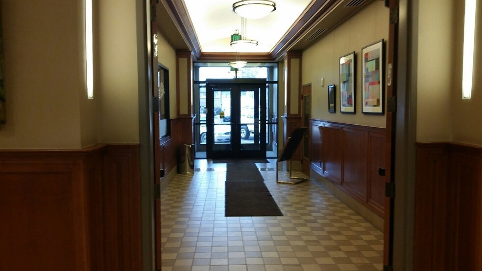 More Photos Of 550 NW Franklin Ave, Bend Office For Sale