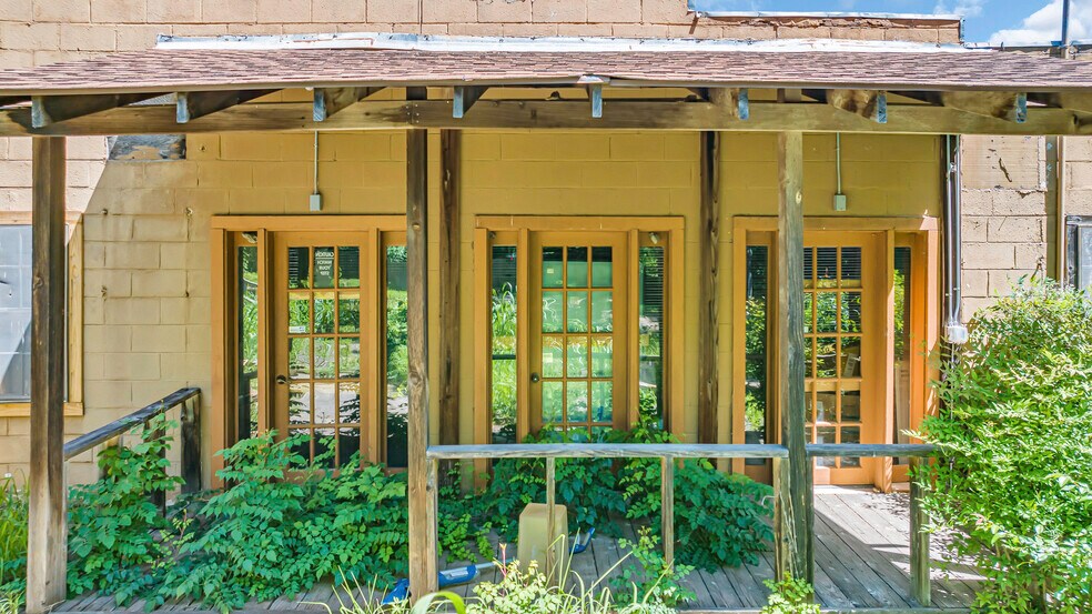 More Photos Of 4565 US-77 Hwy, Davis Specialty For Sale