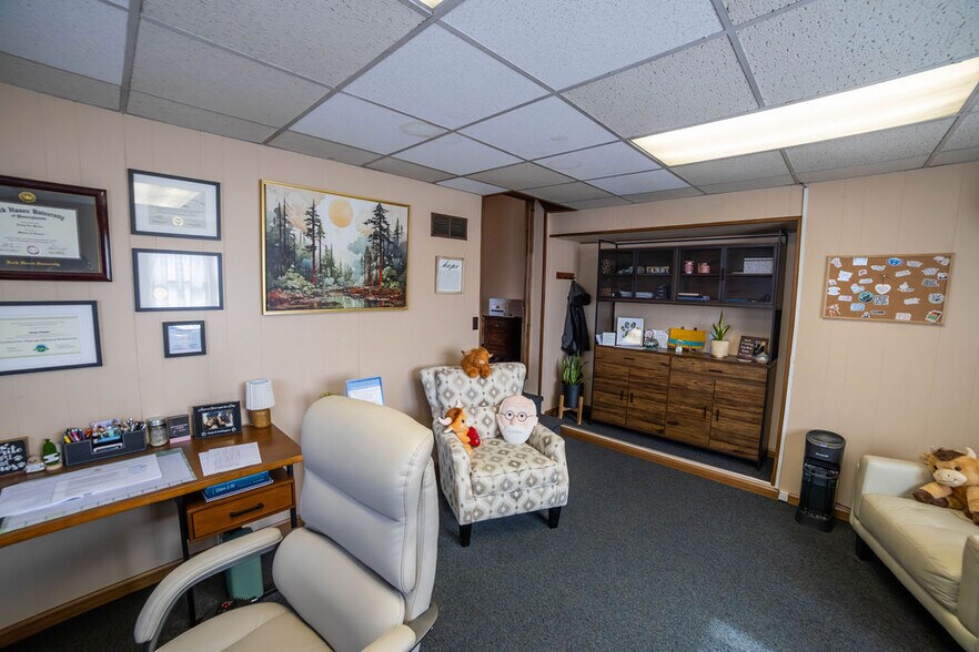 More Photos Of 811 Monroe St, Stroudsburg Office Residential For Lease