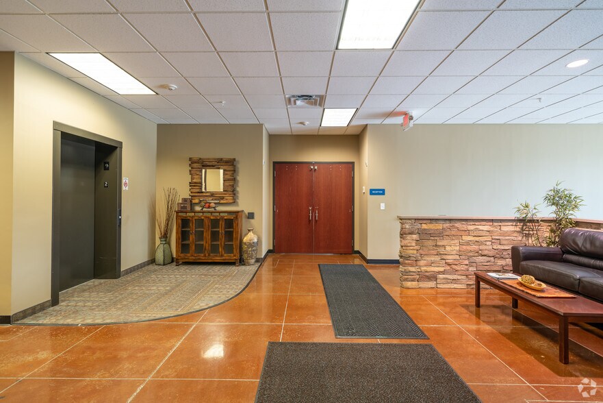 More Photos Of 8147 Globe Dr, Woodbury Medical For Lease