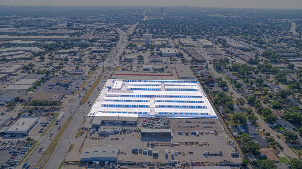 Primary Photo Of 4417 Forest Ln, Garland Self Storage For Lease