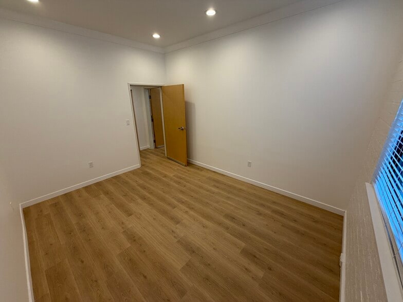 More Photos Of 444 N Larchmont Blvd, Los Angeles Office For Lease