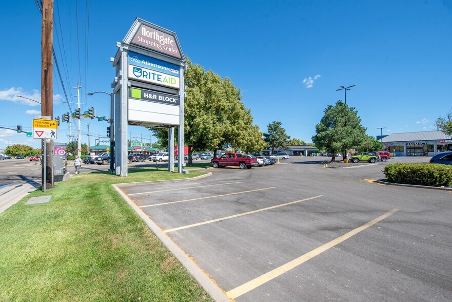 More Photos Of 6910-7100 W State St, Boise Storefront For Sale