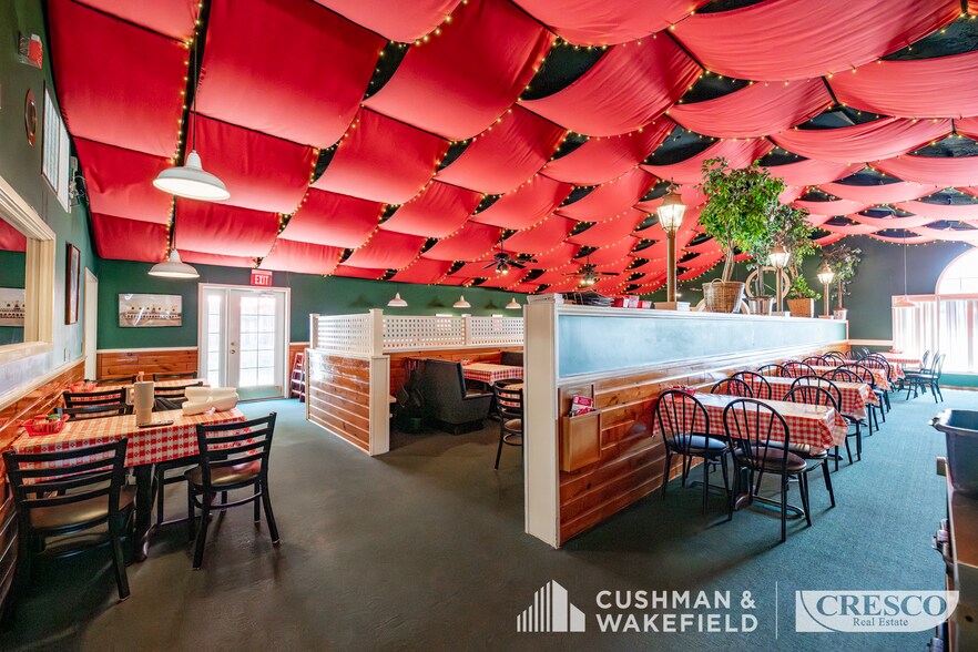 More Photos Of 29303 Euclid Ave, Wickliffe Restaurant For Sale