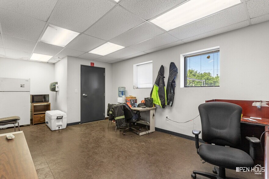 More Photos Of 208 Randy Dr, Wichita Falls Warehouse For Sale
