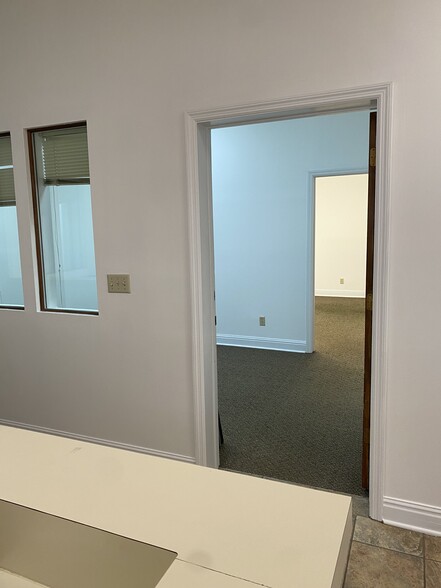 More Photos Of 106 W Washington St, Abbeville Office For Sale