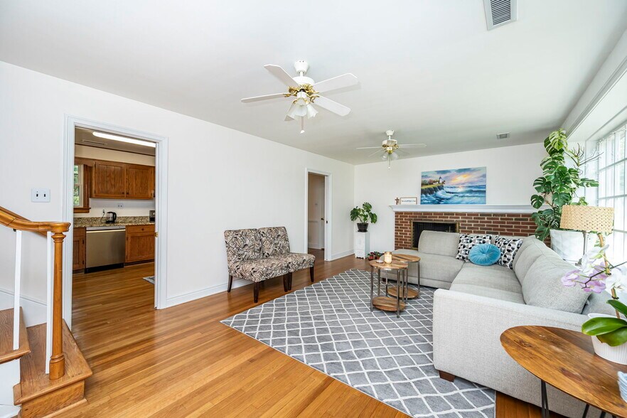 More Photos Of 7740 Cherokee Rd, Richmond Religious Facility For Sale